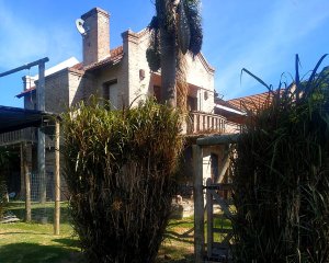 Casa en venta Piriápolis 3 dormitorios y 2 baños.