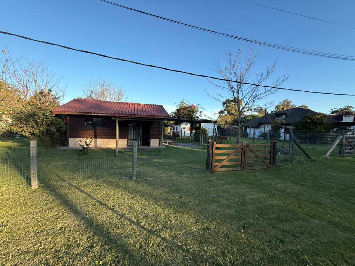 Vendo Casa de 2 dormitorios en un entorno natural, a pocos minutos del mar
