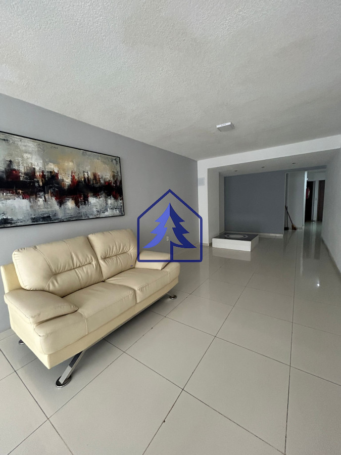 Apartamento ID.19 - Francisco Muñoz y La Gaceta