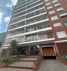 EN VENTA! APARTAMENTO DE CATEGORIA, EXCELENTE CONSTRUCCIÒN!