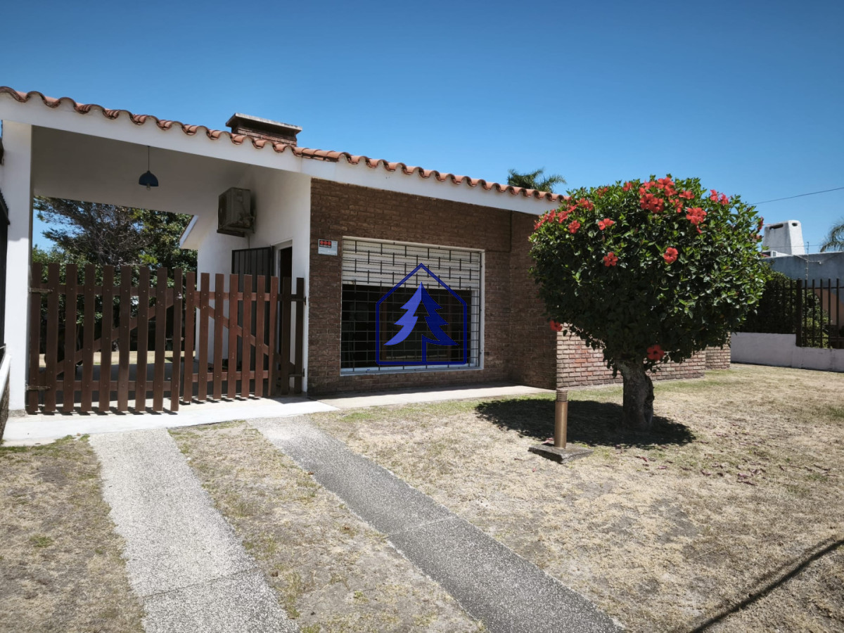 Casa ID.41 - CASA A METROS DEL MAR EN ATLANTIDA
