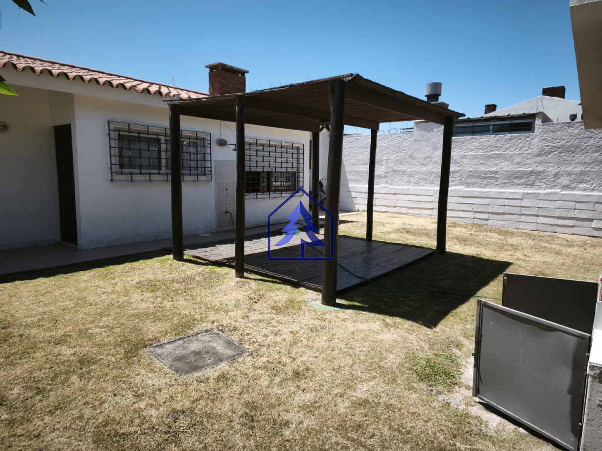 Casa ID.41 - CASA A METROS DEL MAR EN ATLANTIDA