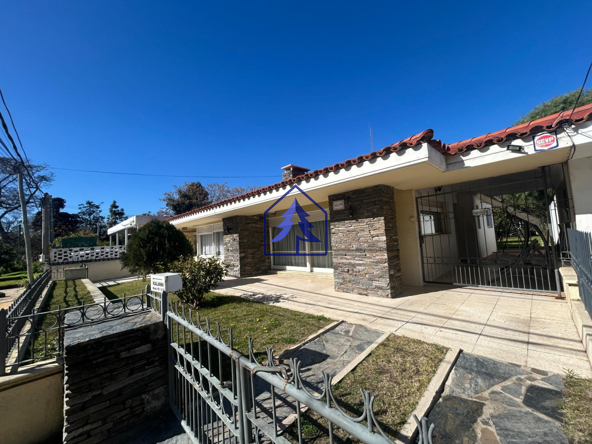 Casa ID.29 - EXCELENTE CHALET EN CENTRO DE ATLANTIDA