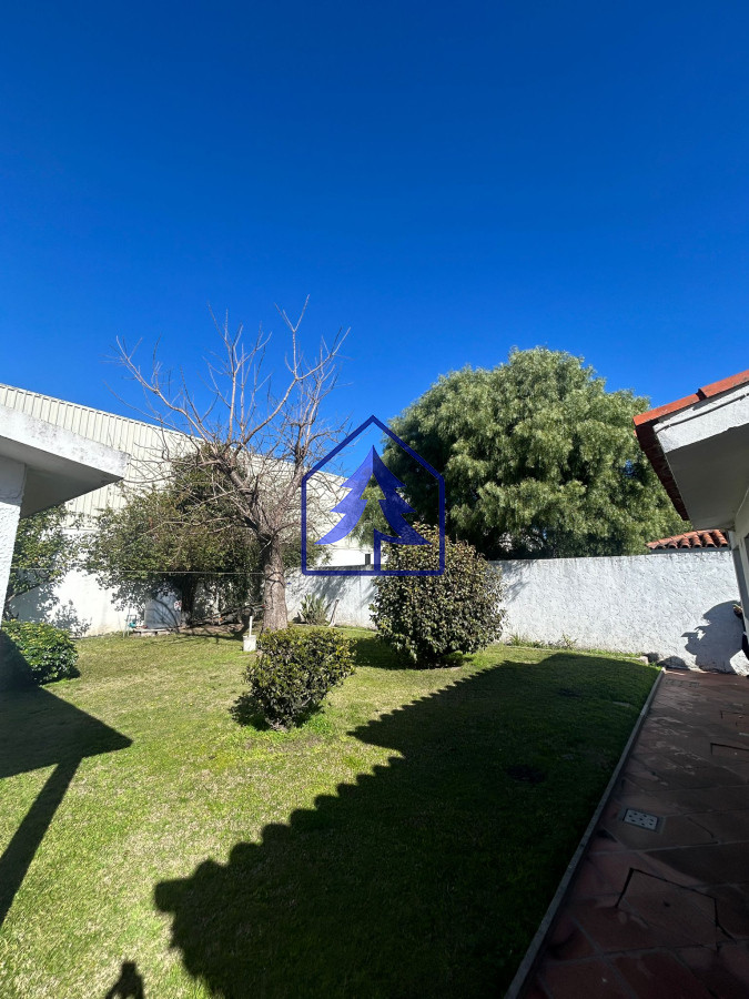 Casa ID.29 - EXCELENTE CHALET EN CENTRO DE ATLANTIDA