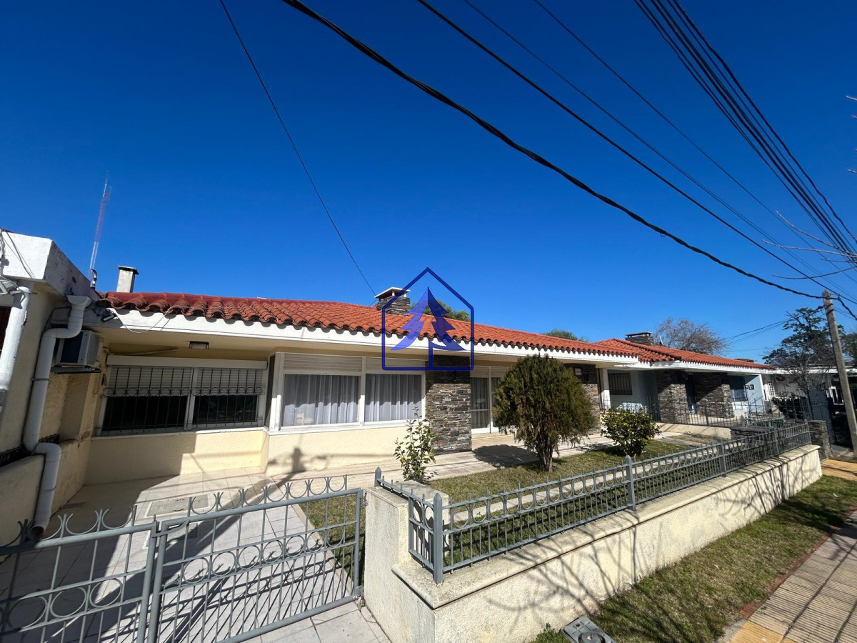 Casa ID.29 - EXCELENTE CHALET EN CENTRO DE ATLANTIDA