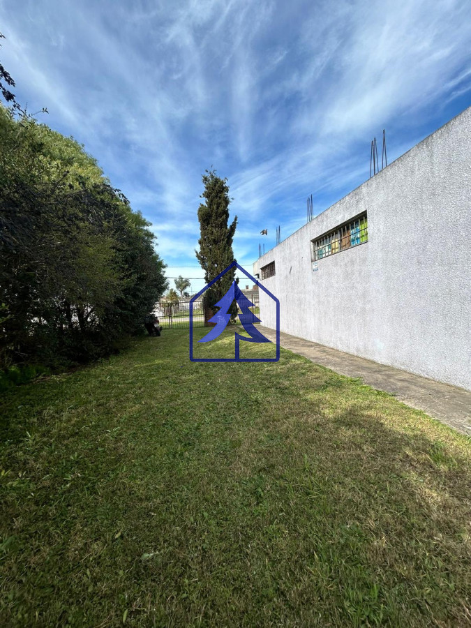 Local Comercial ID.27 - SE VENDE O ALQUILA LOCAL EN ATLANTIDA