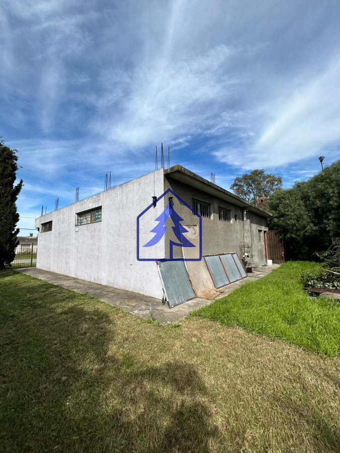 Local Comercial ID.27 - SE VENDE O ALQUILA LOCAL EN ATLANTIDA