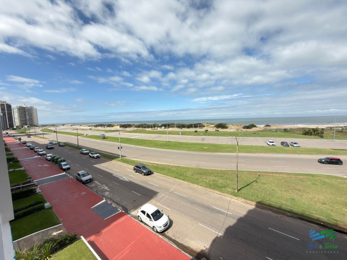 Apartamento ID.5753 - En venta apartamento 2 dormitorios vista al mar en playa Brava, Punta del Este.