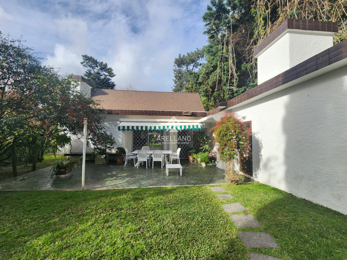 Casa ID.5453 - Venta casa 4 dormitorios 