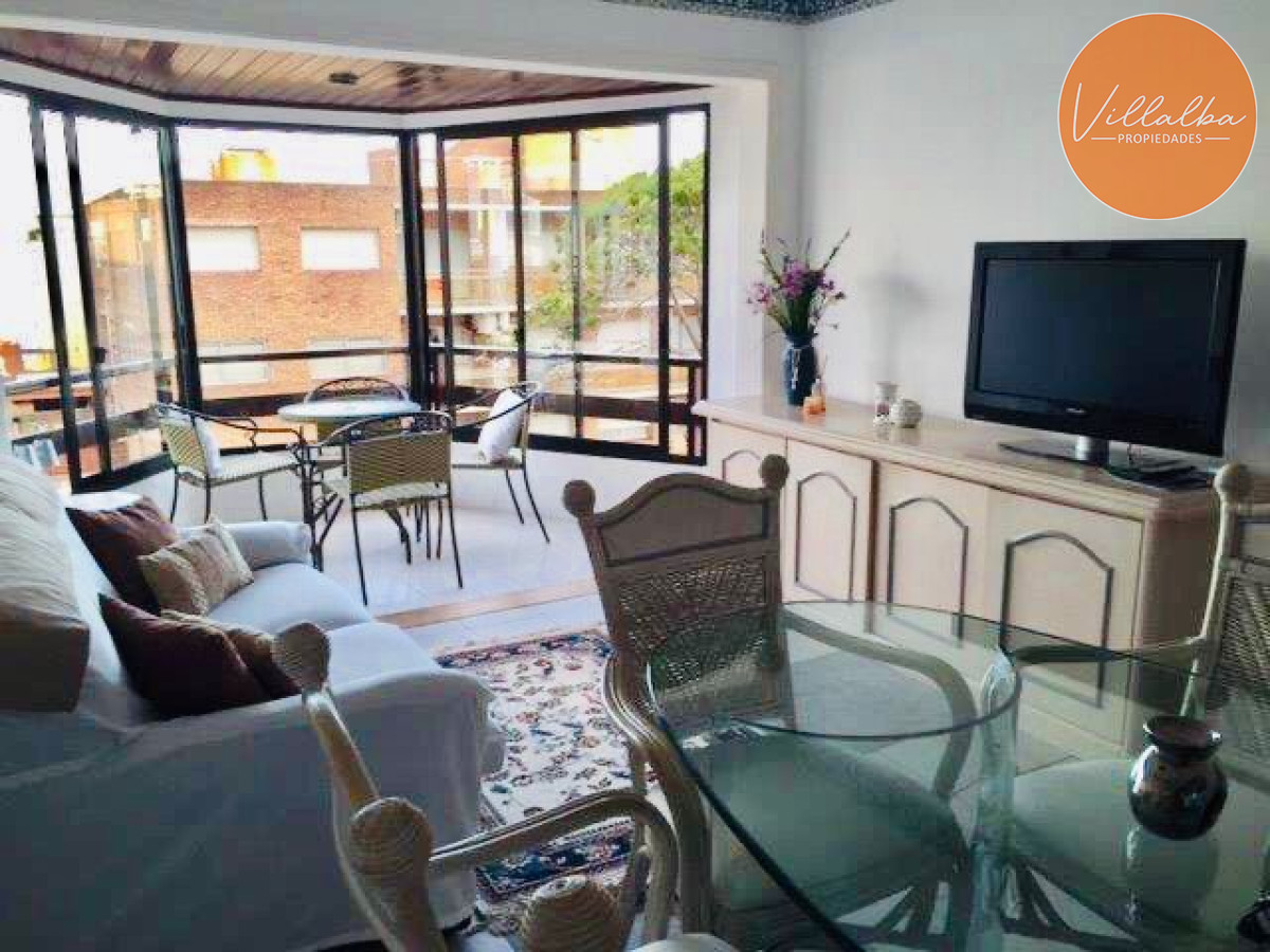 Apartamento ID.3576 - Penisnula  3 dorm.  oportunidad!!