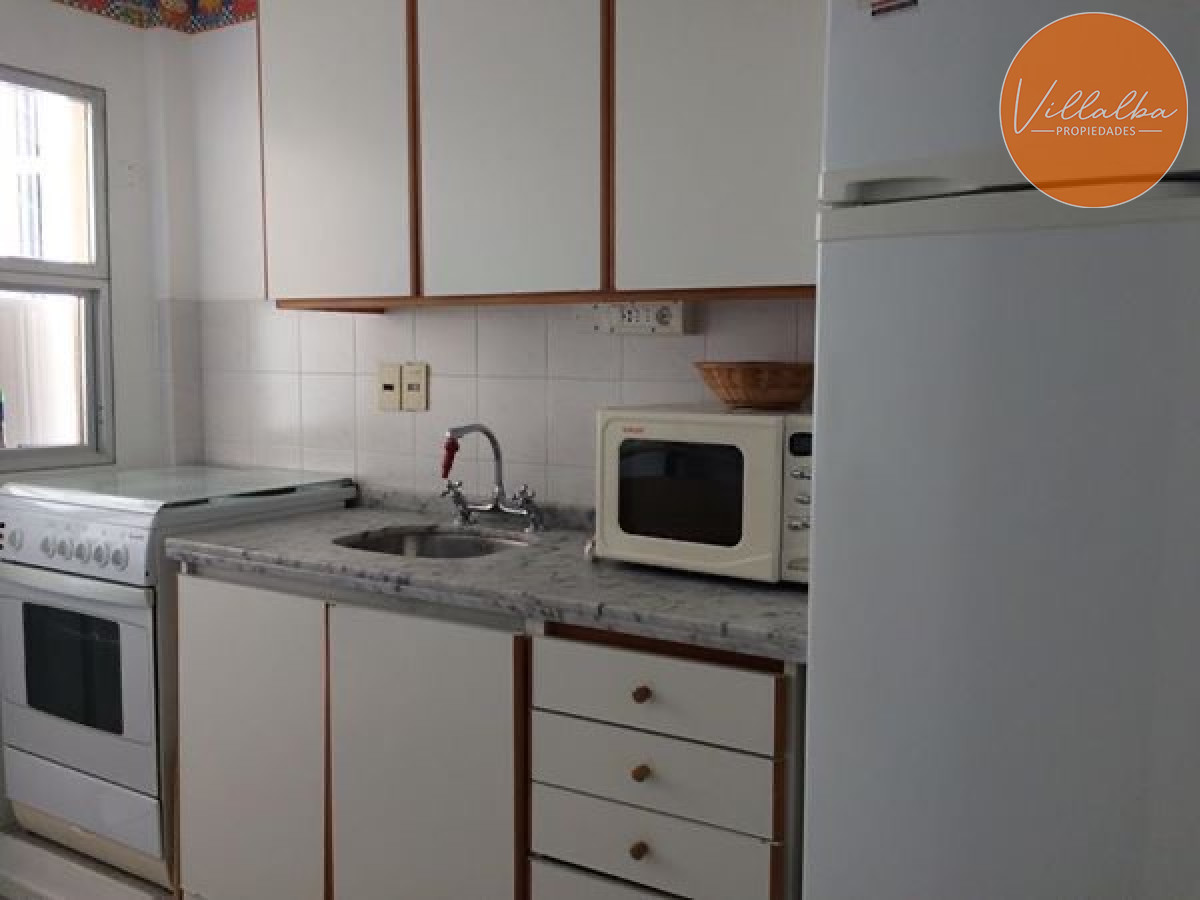 Apartamento ID.3576 - Penisnula  3 dorm.  oportunidad!!