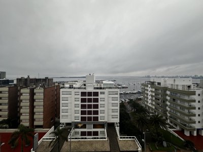FRENTE AL PUERTO PUNTA DEL ESTE 