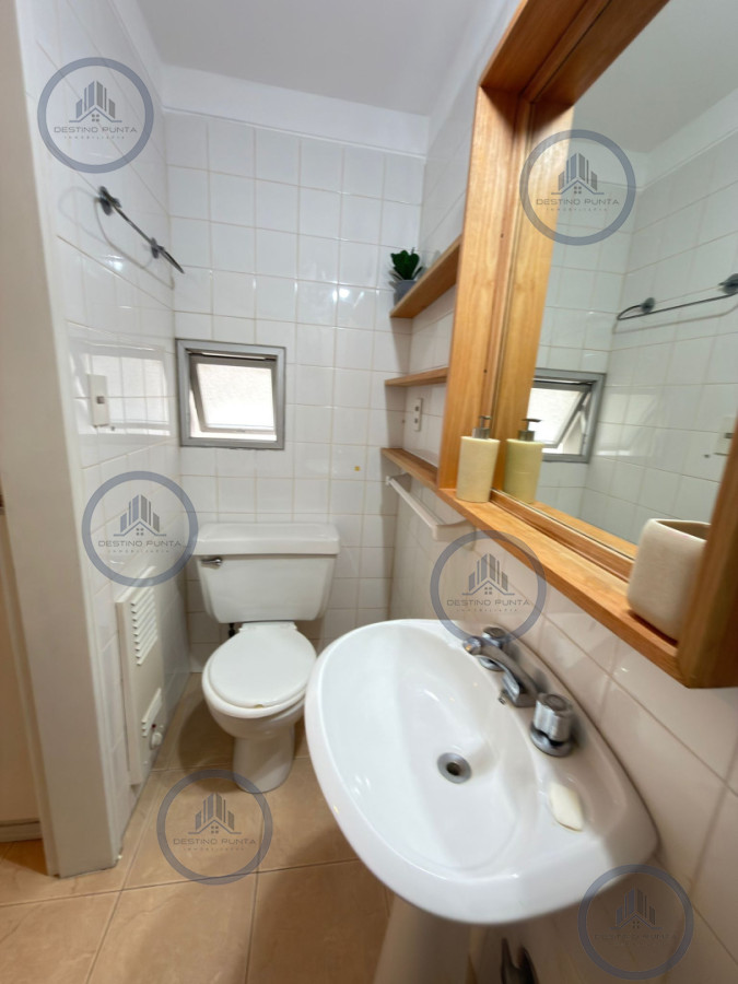 Apartamento ID.3218 - Apartamento de 2 Dormitorios a metros del mar, en Venta, Playa Brava Punta del Este