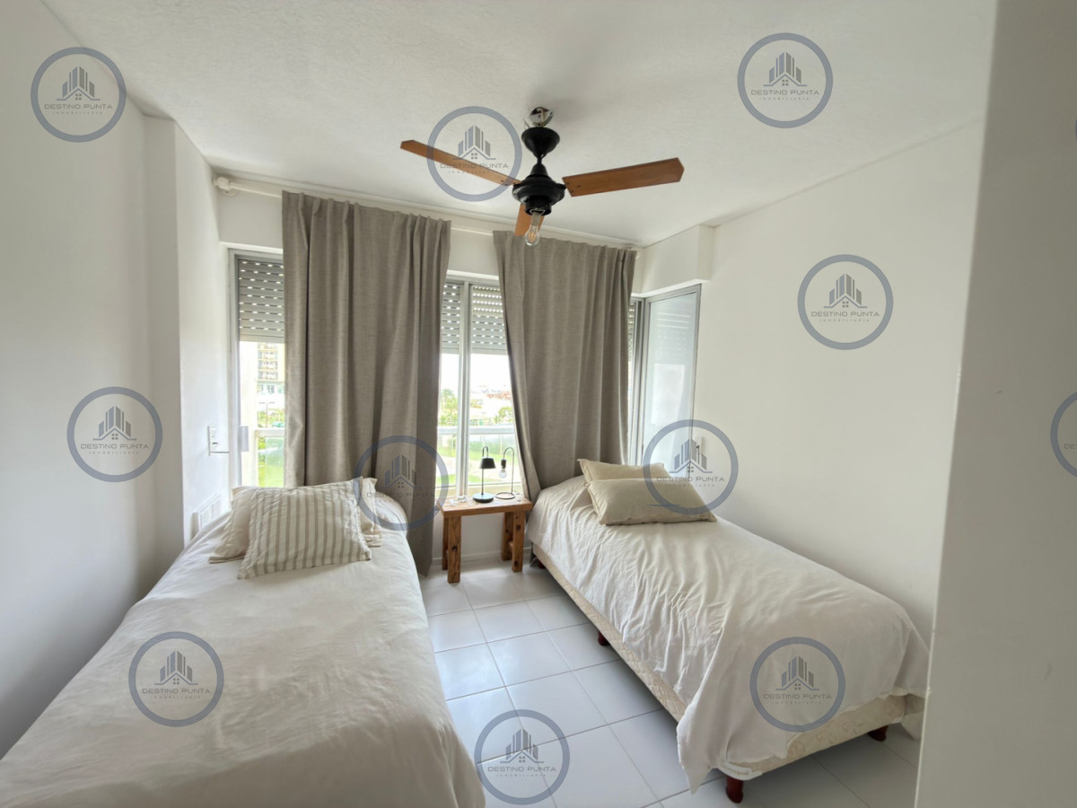 Apartamento ID.3218 - Apartamento de 2 Dormitorios a metros del mar, en Venta, Playa Brava Punta del Este