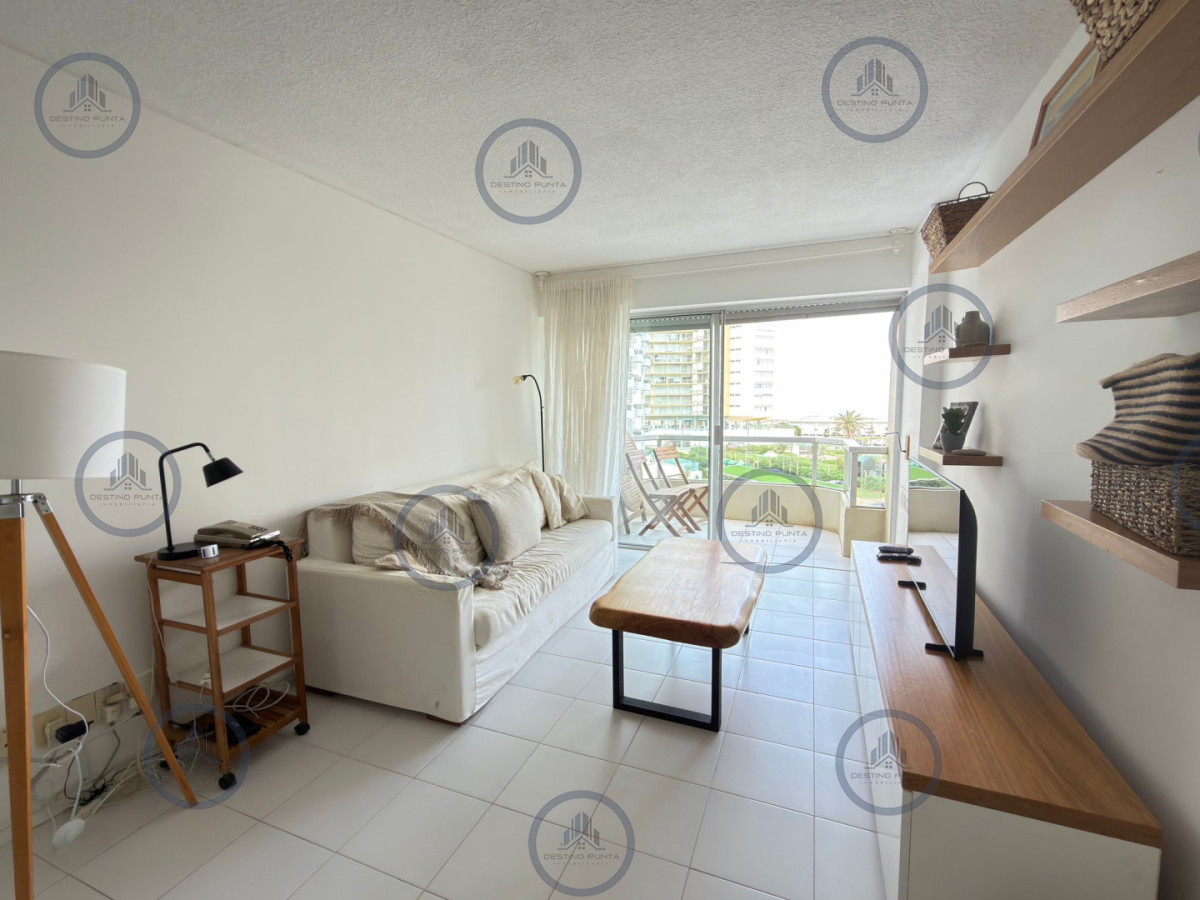 Apartamento ID.3218 - Apartamento de 2 Dormitorios a metros del mar, en Venta, Playa Brava Punta del Este