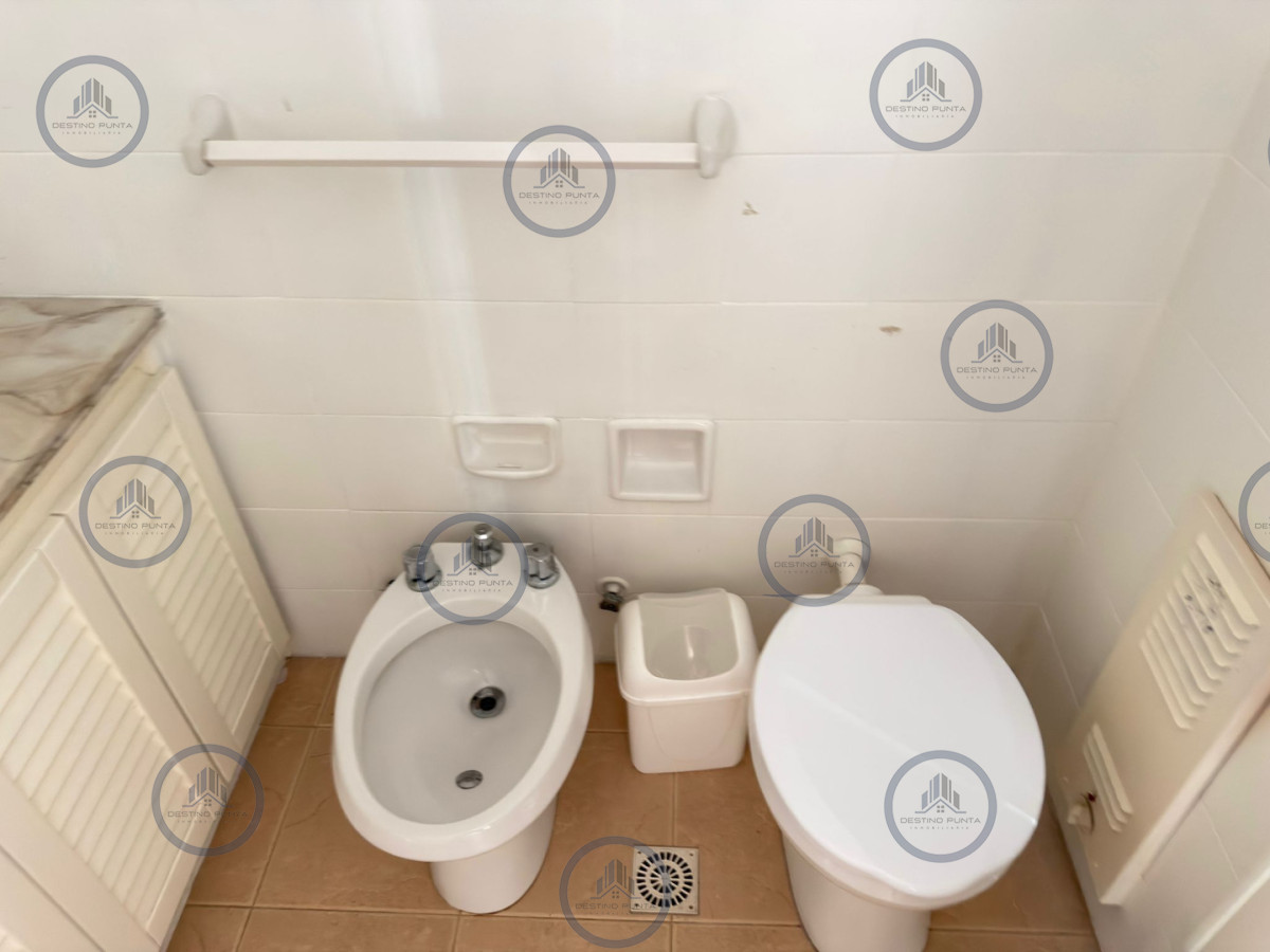 Apartamento ID.3218 - Apartamento de 2 Dormitorios a metros del mar, en Venta, Playa Brava Punta del Este