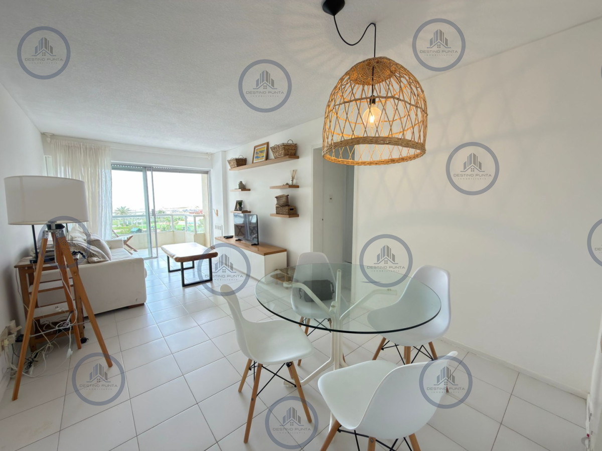 Apartamento ID.3218 - Apartamento de 2 Dormitorios a metros del mar, en Venta, Playa Brava Punta del Este