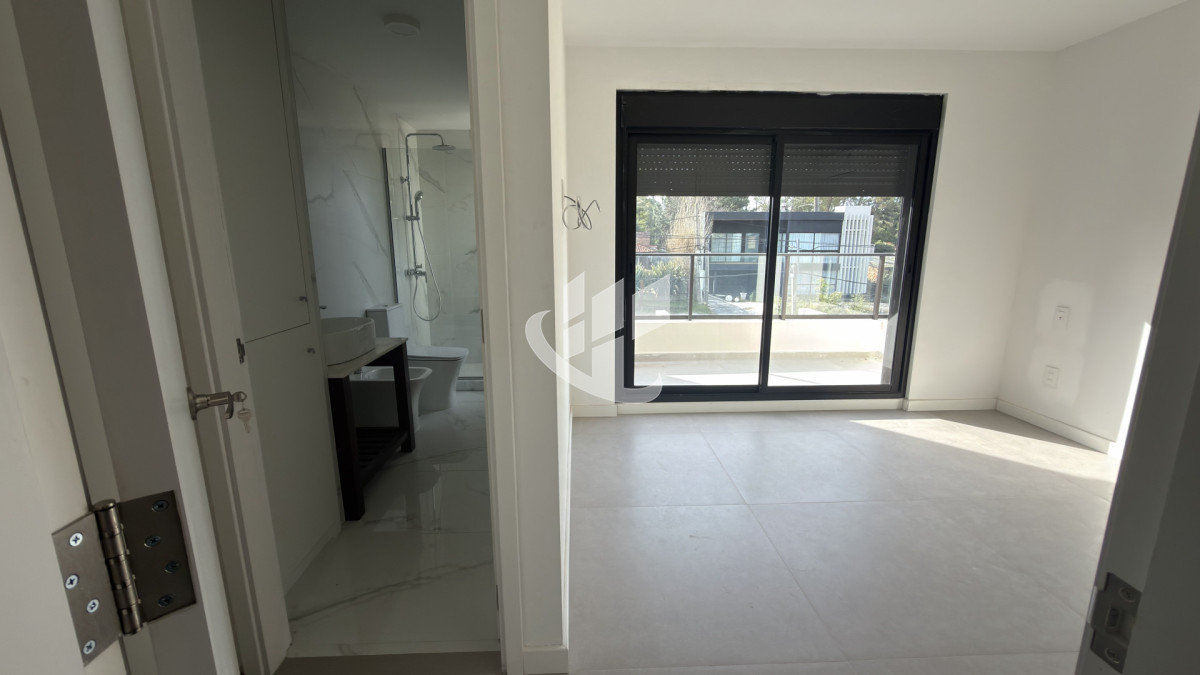Casa ID.2808 - Casa en parada 32 mansa a estrenar 
