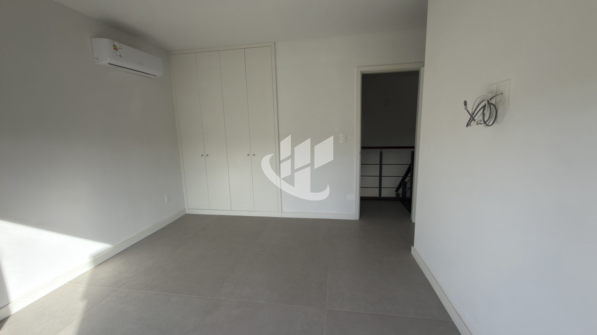 Casa ID.2808 - Casa en parada 32 mansa a estrenar 