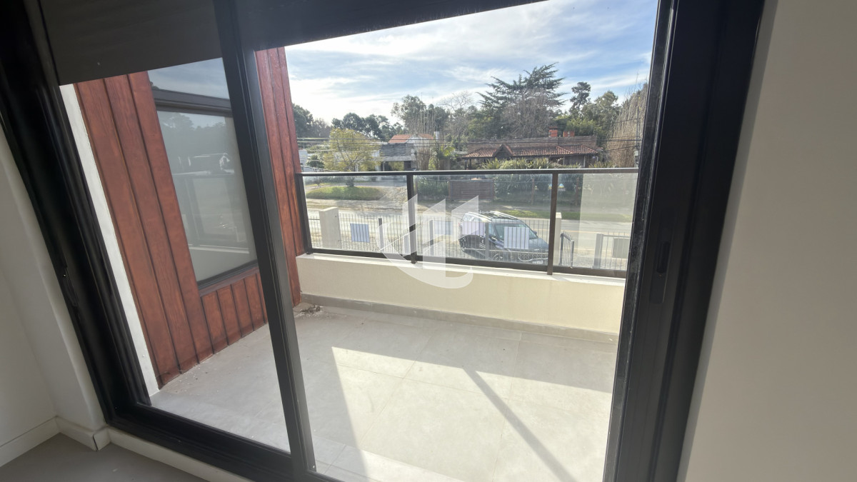 Casa ID.2808 - Casa en parada 32 mansa a estrenar 