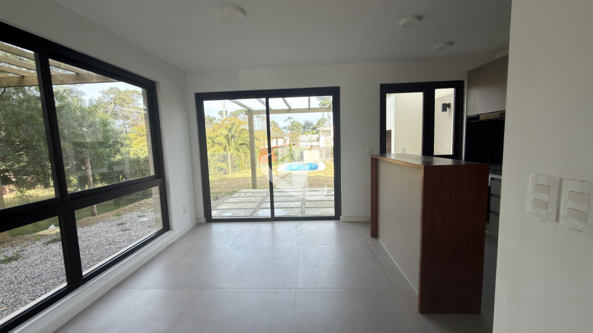 Casa ID.2808 - Casa en parada 32 mansa a estrenar 