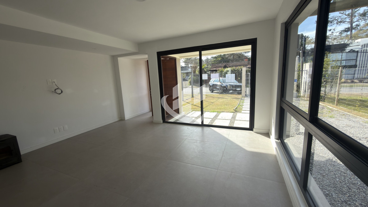 Casa ID.2808 - Casa en parada 32 mansa a estrenar 