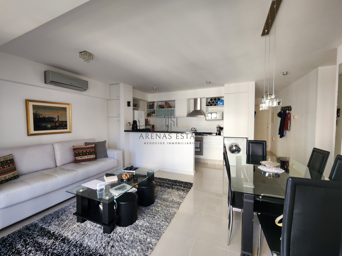 Apartamento ID.3736 - Apartamento de dos dormitorios en venta en Punta del Este 
