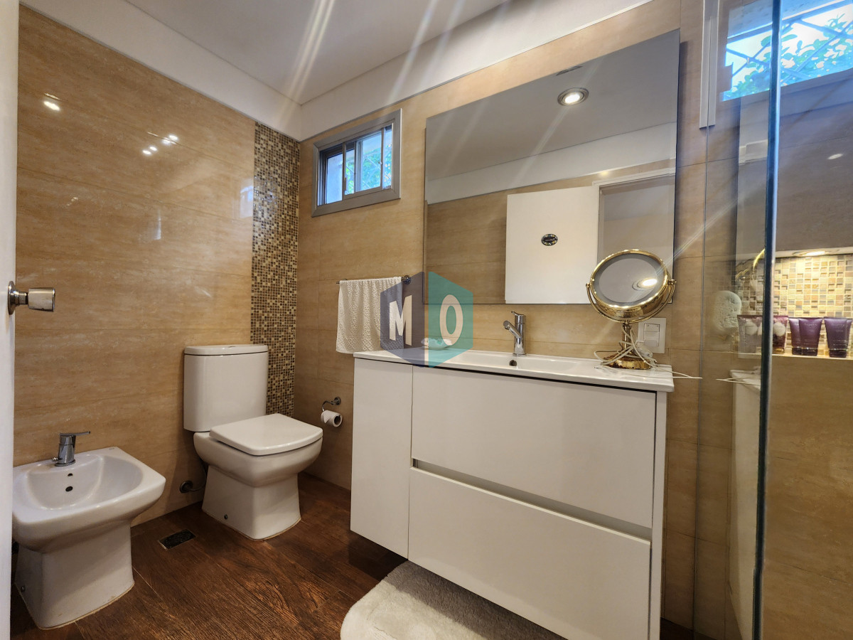 Casa ID.1067 - casa en barrio cantegril, un lugar para vivir y soñar 