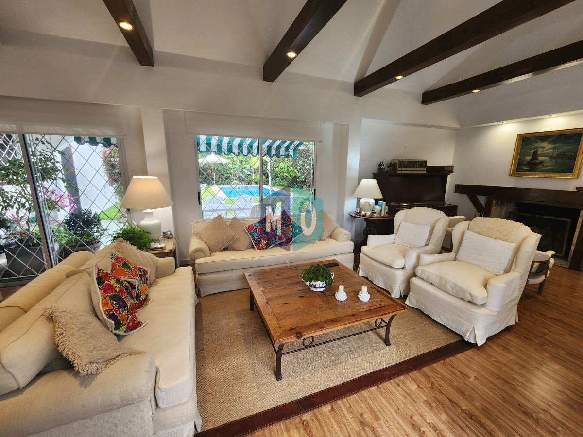 Casa ID.1067 - casa en barrio cantegril, un lugar para vivir y soñar 