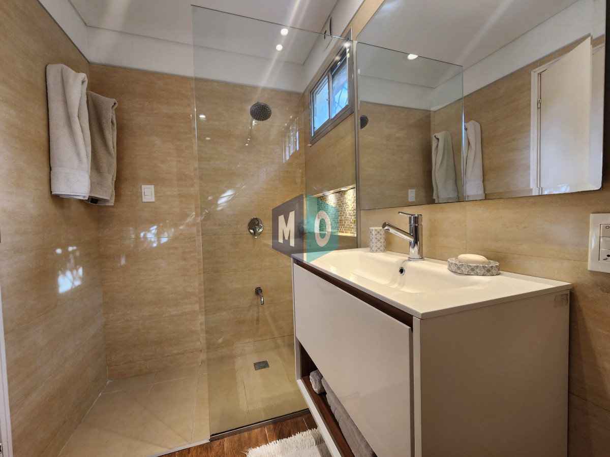 Casa ID.1067 - casa en barrio cantegril, un lugar para vivir y soñar 