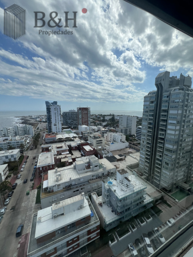 Apartamento ID.7936 - Venta en piso alto PENINSULA