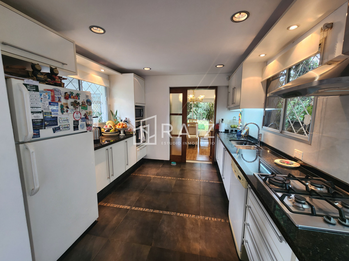 Casa ID.11917 - VENTA CASA 4 DORMITORIOS BARRIO CANTEGRIL