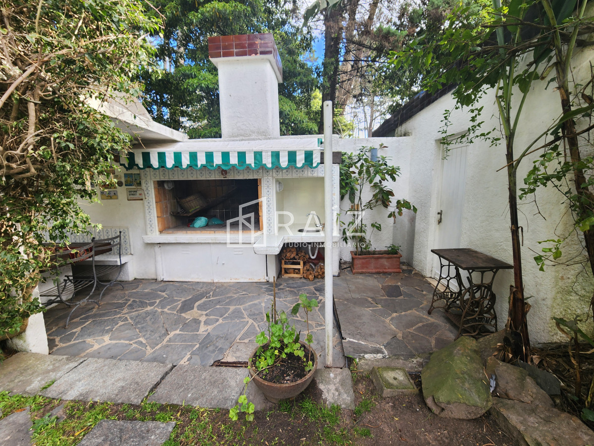 Casa ID.11917 - VENTA CASA 4 DORMITORIOS BARRIO CANTEGRIL