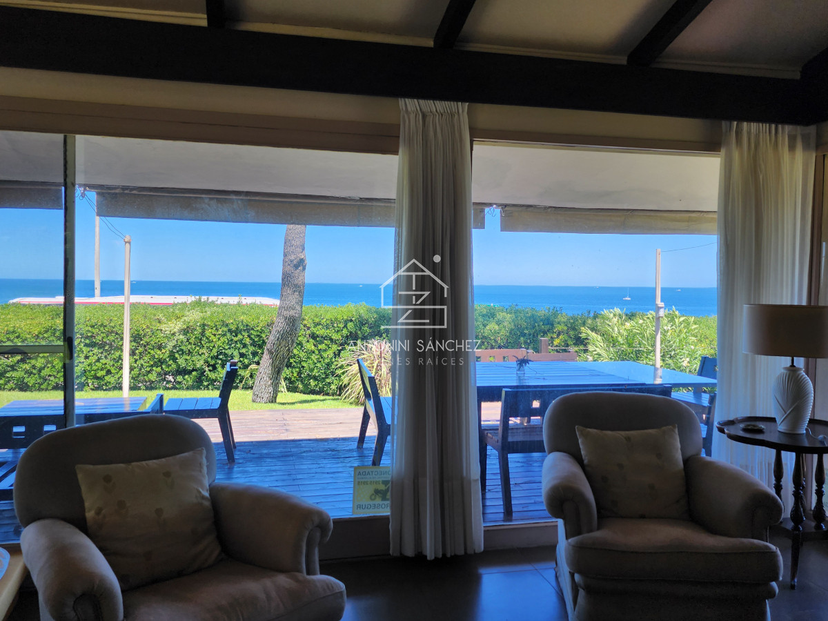 Casa ID.3156 - casa primera fila de la mansa parada 27