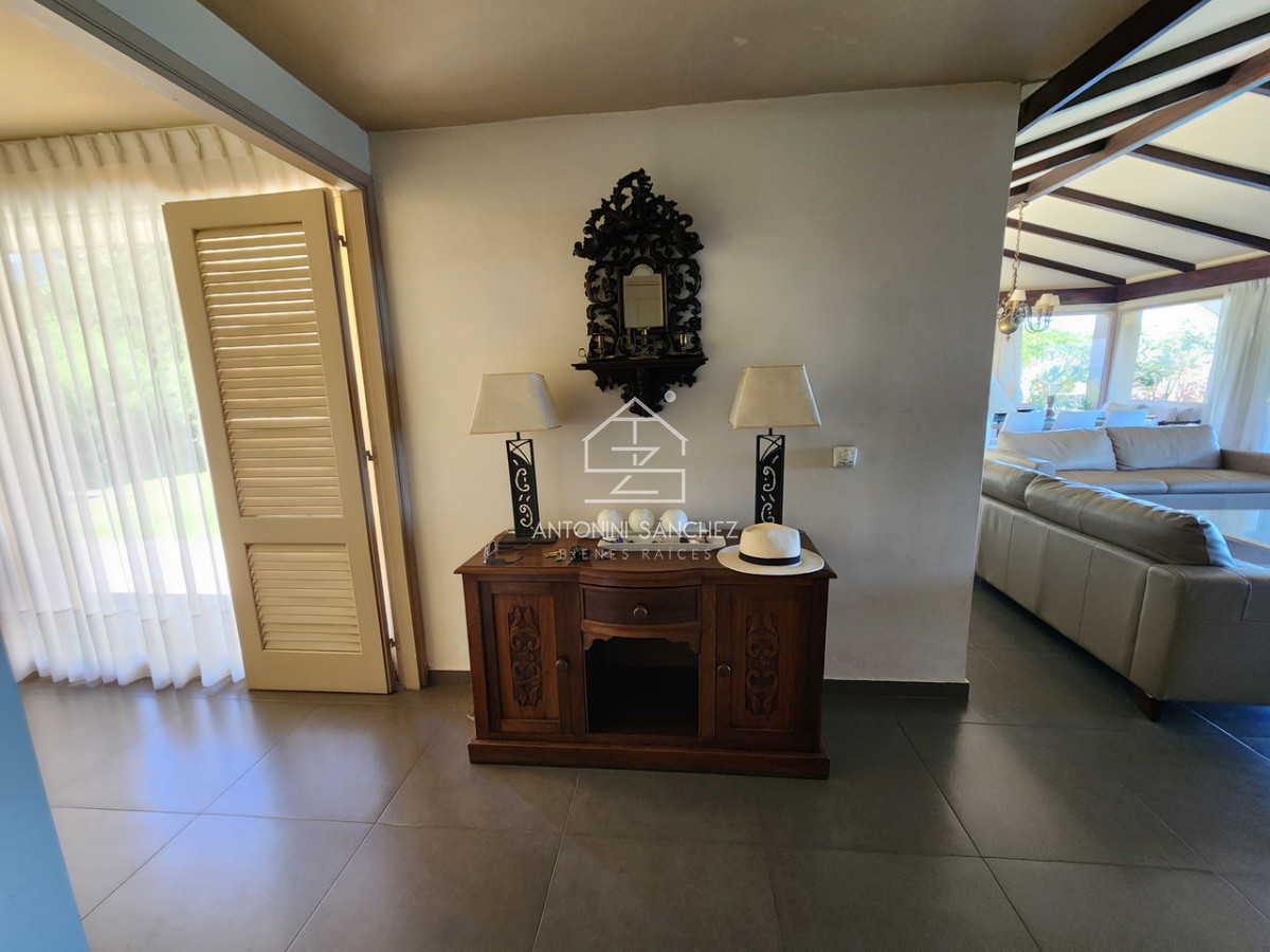 Casa ID.3156 - casa primera fila de la mansa parada 27