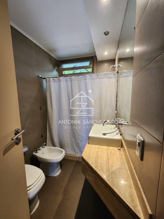 Casa ID.3156 - casa primera fila de la mansa parada 27