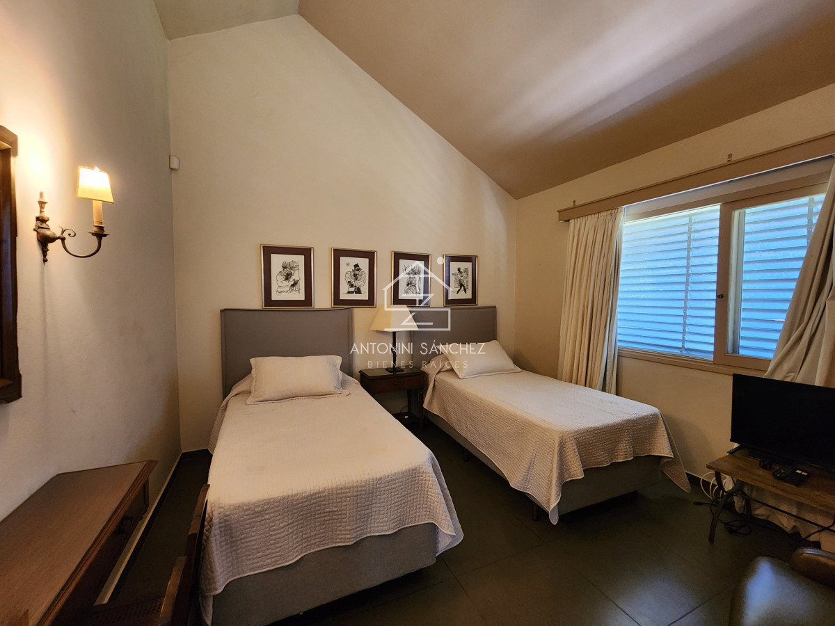 Casa ID.3156 - casa primera fila de la mansa parada 27