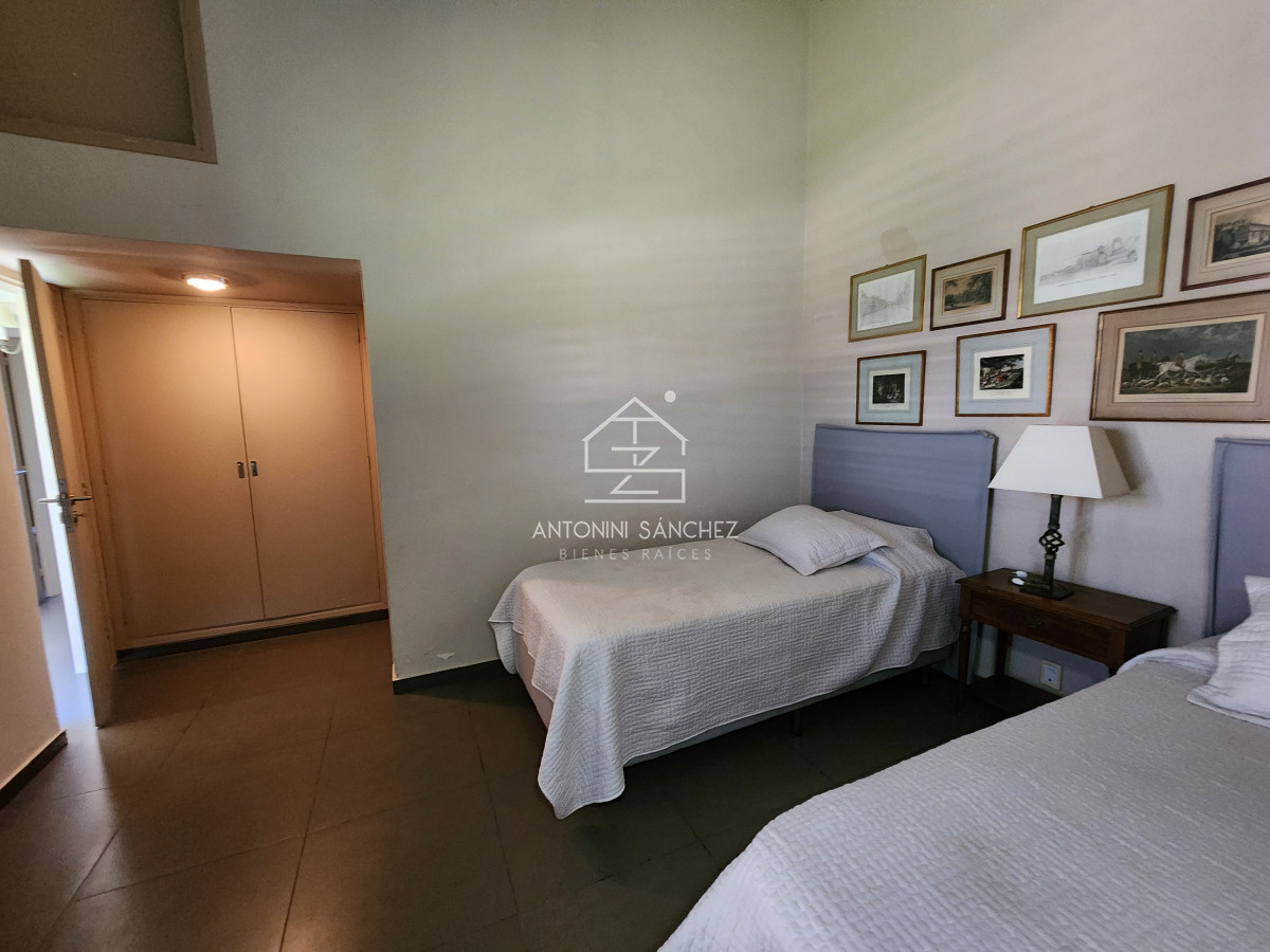 Casa ID.3156 - casa primera fila de la mansa parada 27