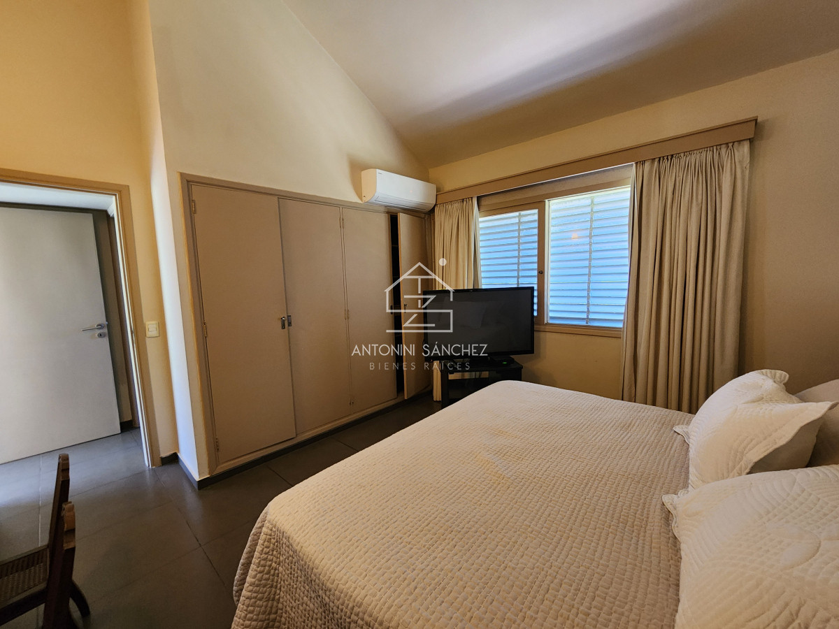 Casa ID.3156 - casa primera fila de la mansa parada 27