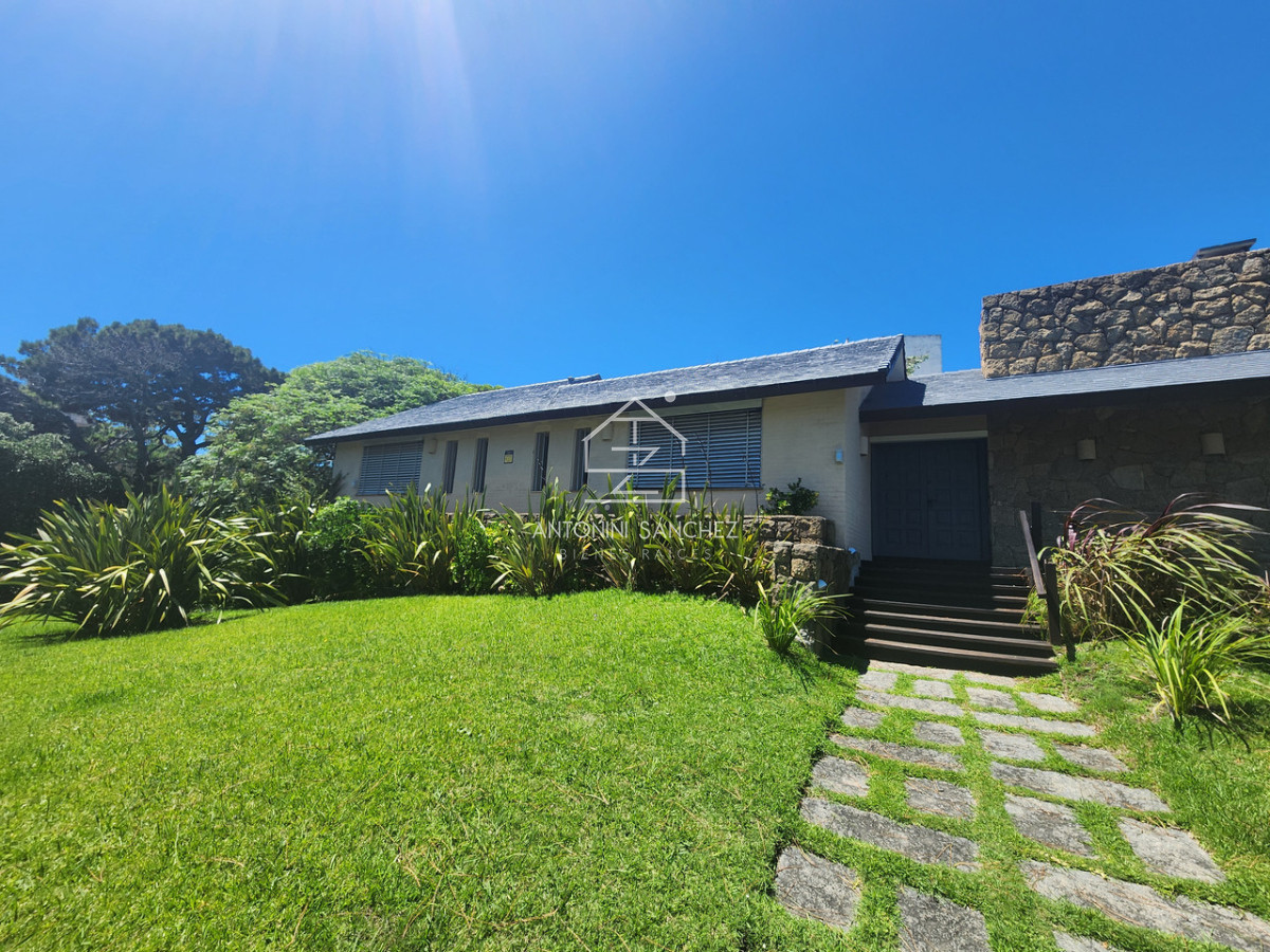 Casa ID.3156 - casa primera fila de la mansa parada 27