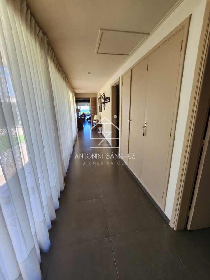 Casa ID.3156 - casa primera fila de la mansa parada 27