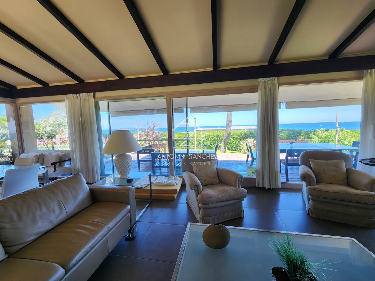 Casa ID.3156 - casa primera fila de la mansa parada 27