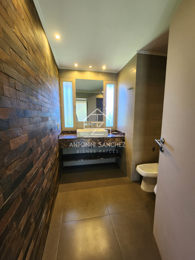 Casa ID.3156 - casa primera fila de la mansa parada 27