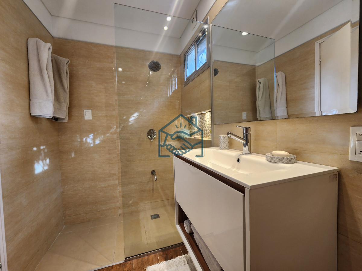 Casa ID.1469/casa-en-barrio-cantegril,-un-lugar-para-vivir-y-soñar- - casa en barrio cantegril, un lugar para vivir y soñar 