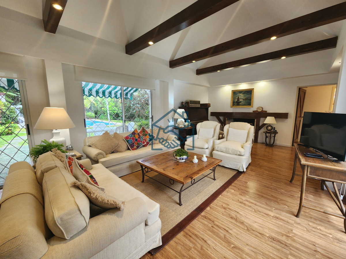 Casa ID.1469/casa-en-barrio-cantegril,-un-lugar-para-vivir-y-soñar- - casa en barrio cantegril, un lugar para vivir y soñar 