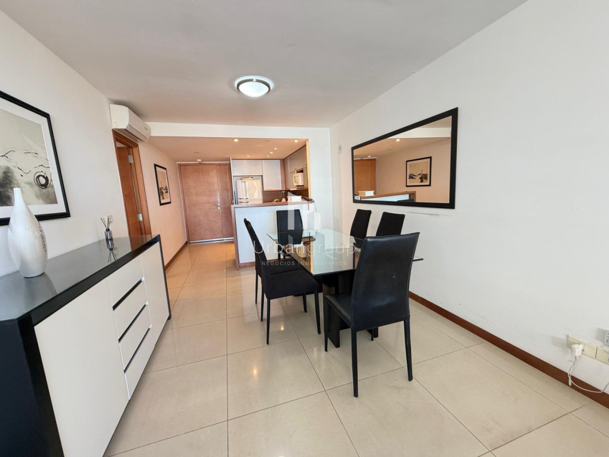 Venta Apartamento 2 Dormitorios en Av. Roosvelt 4