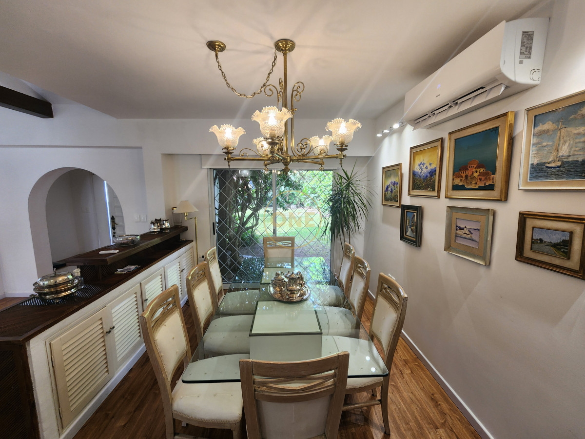 Casa ID.2135 - casa en barrio cantegril, un lugar para vivir y soñar 