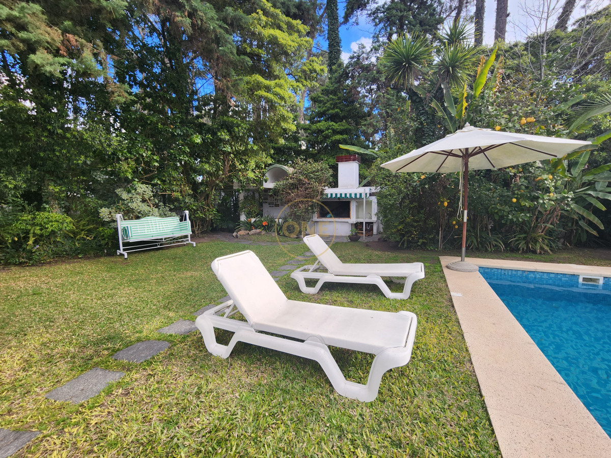 Casa ID.2135 - casa en barrio cantegril, un lugar para vivir y soñar 