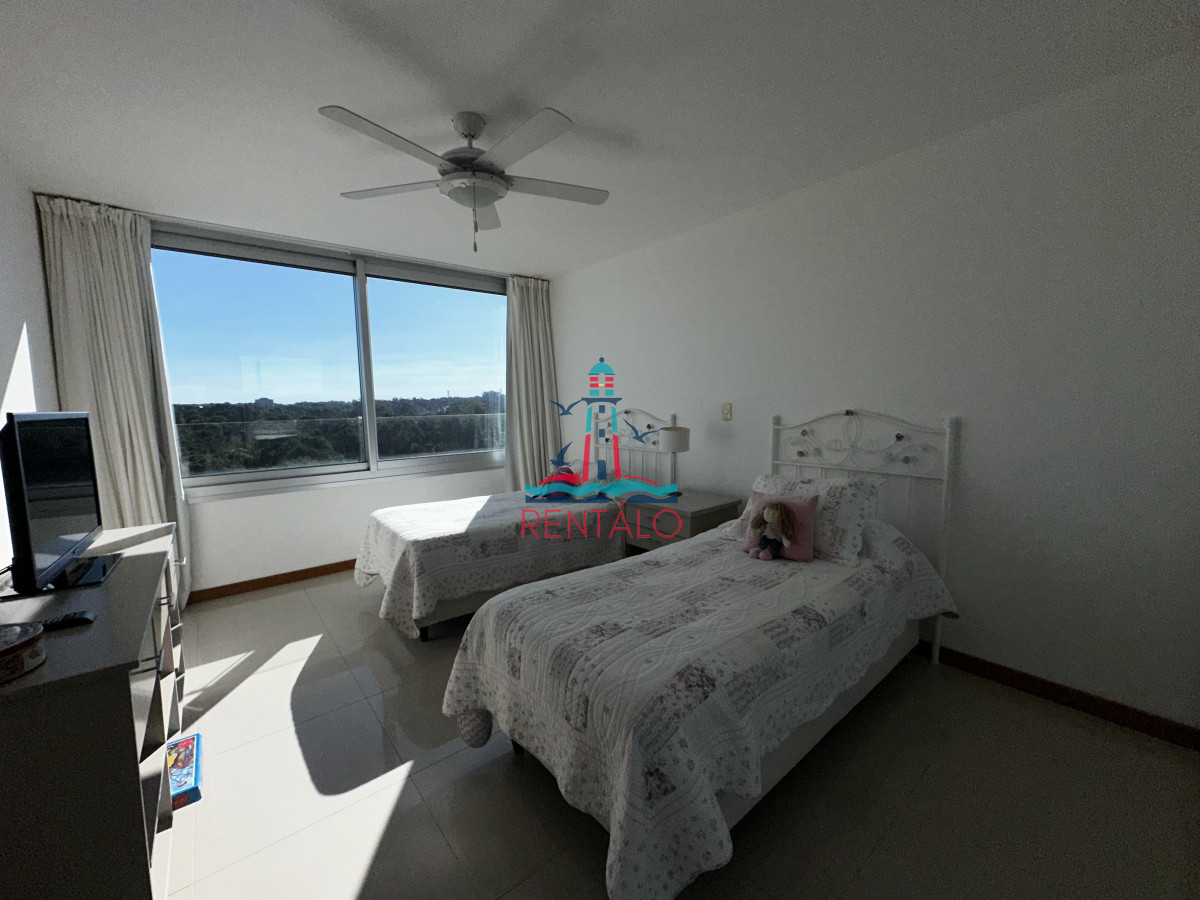 Apartamento ID.586 - Apartamento en venta de 3 dormitorios en Brava tiburón 