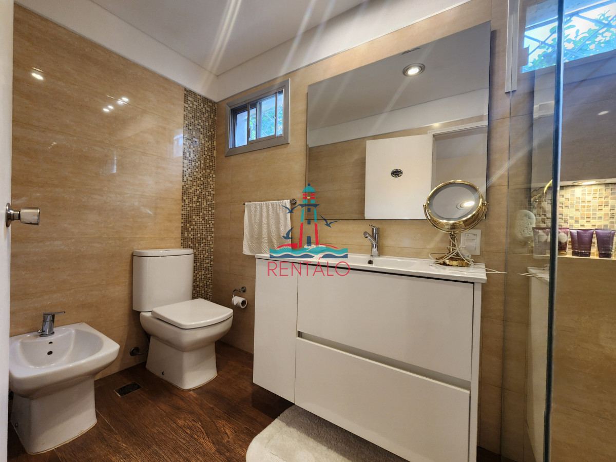 Casa ID.604 - casa en punta del este 4 dormitorios en venta cantegril